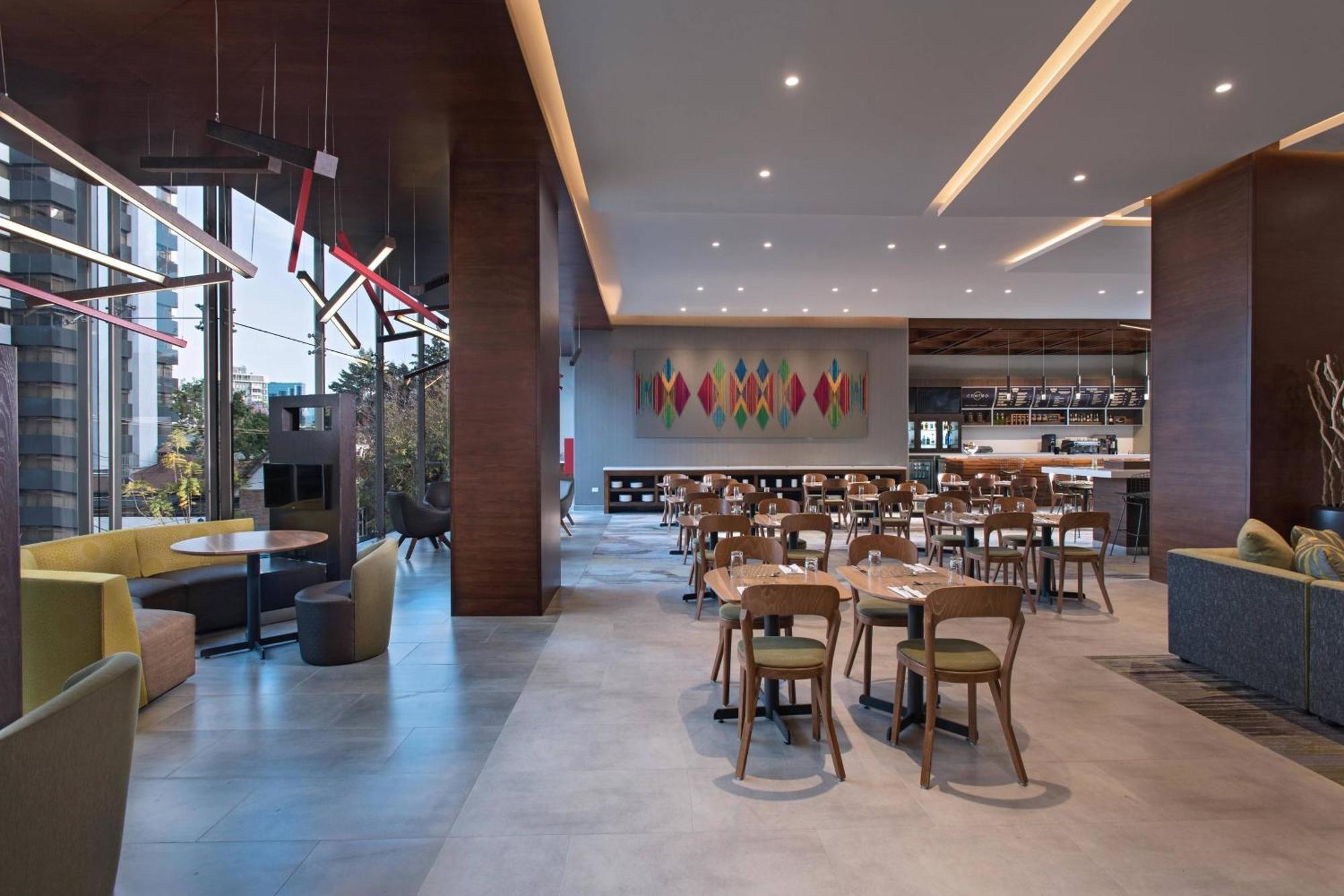 Courtyard By Marriott Ville de Guatemala Extérieur photo