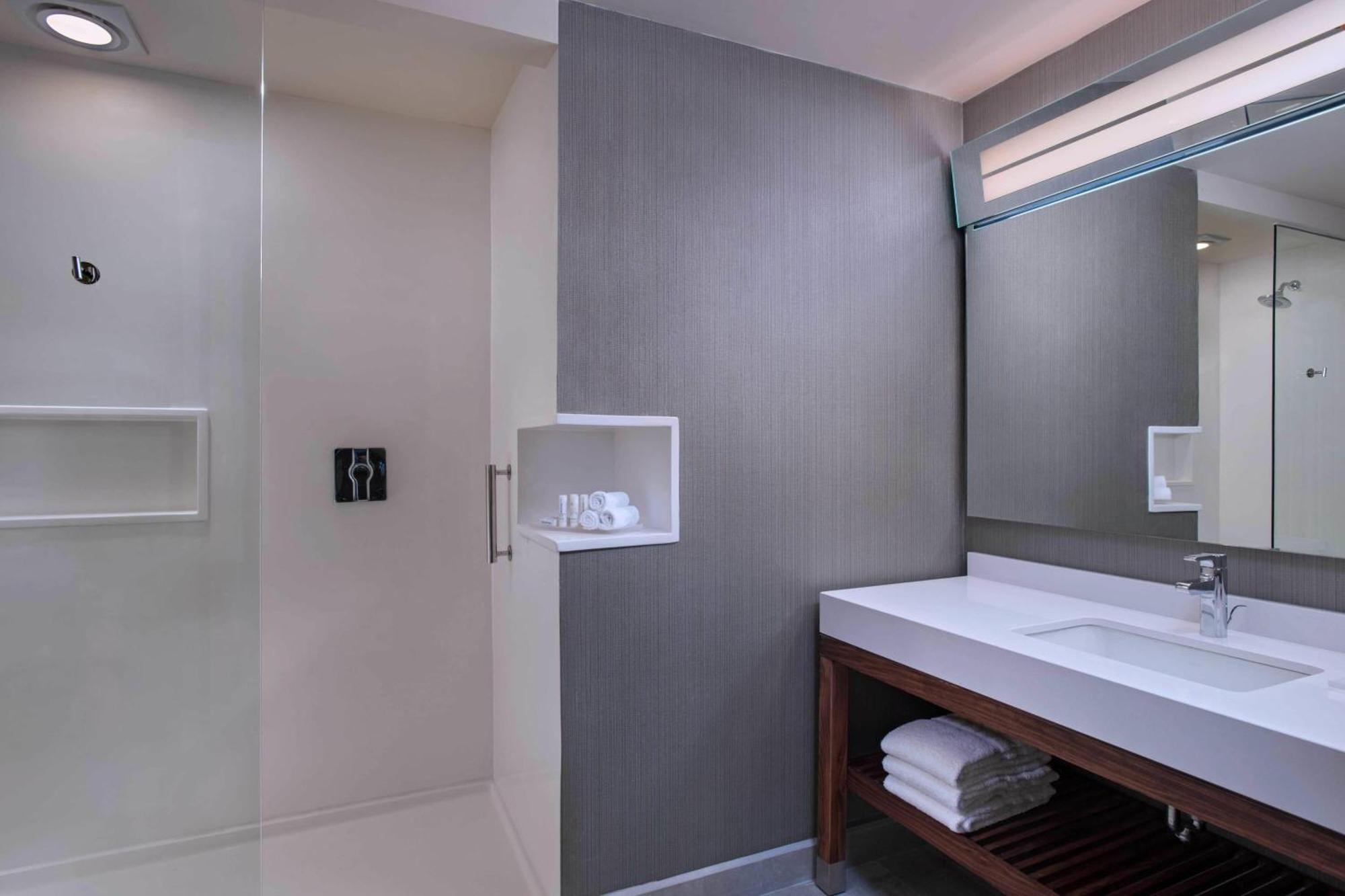 Courtyard By Marriott Ville de Guatemala Extérieur photo