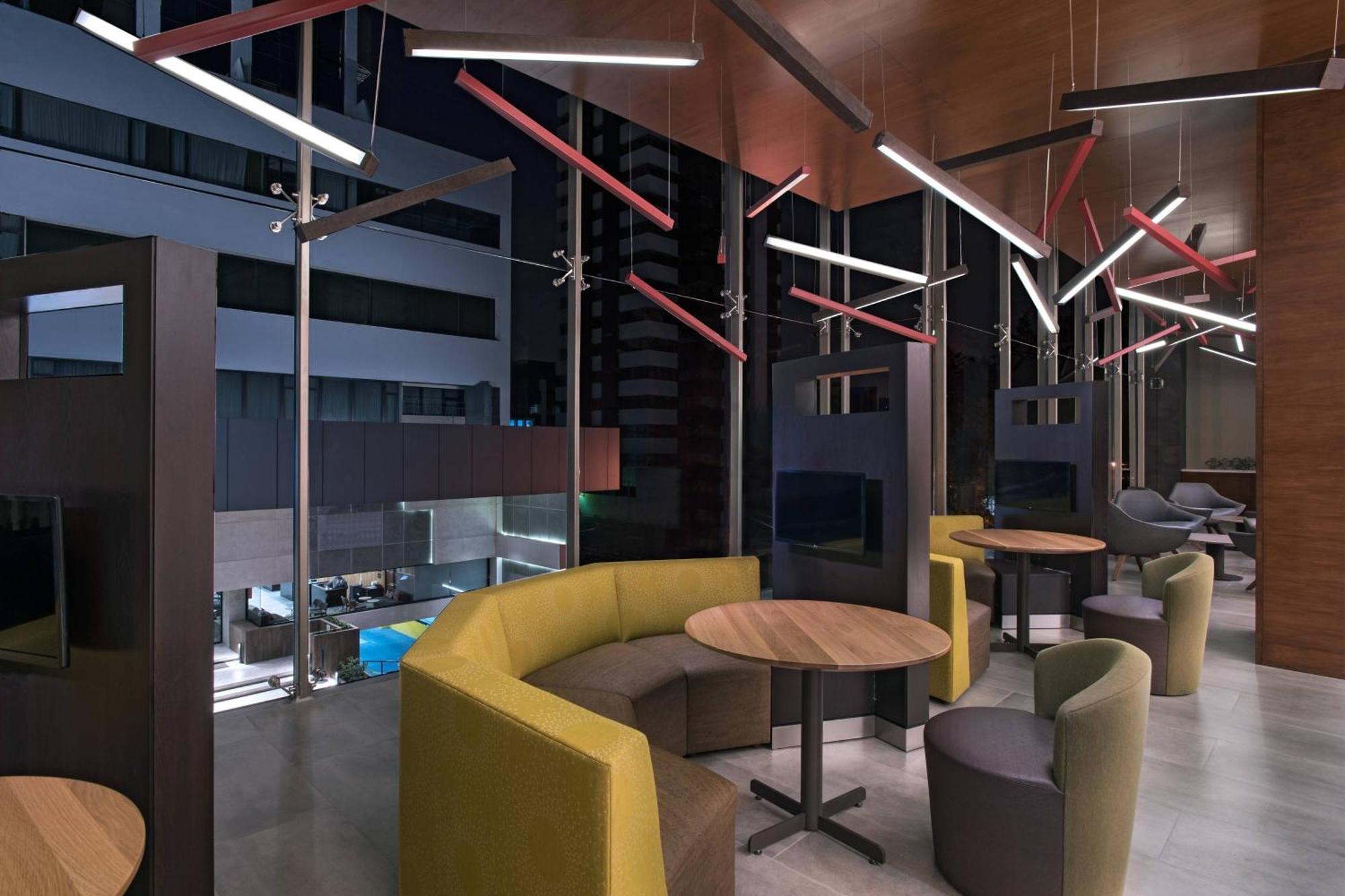 Courtyard By Marriott Ville de Guatemala Extérieur photo