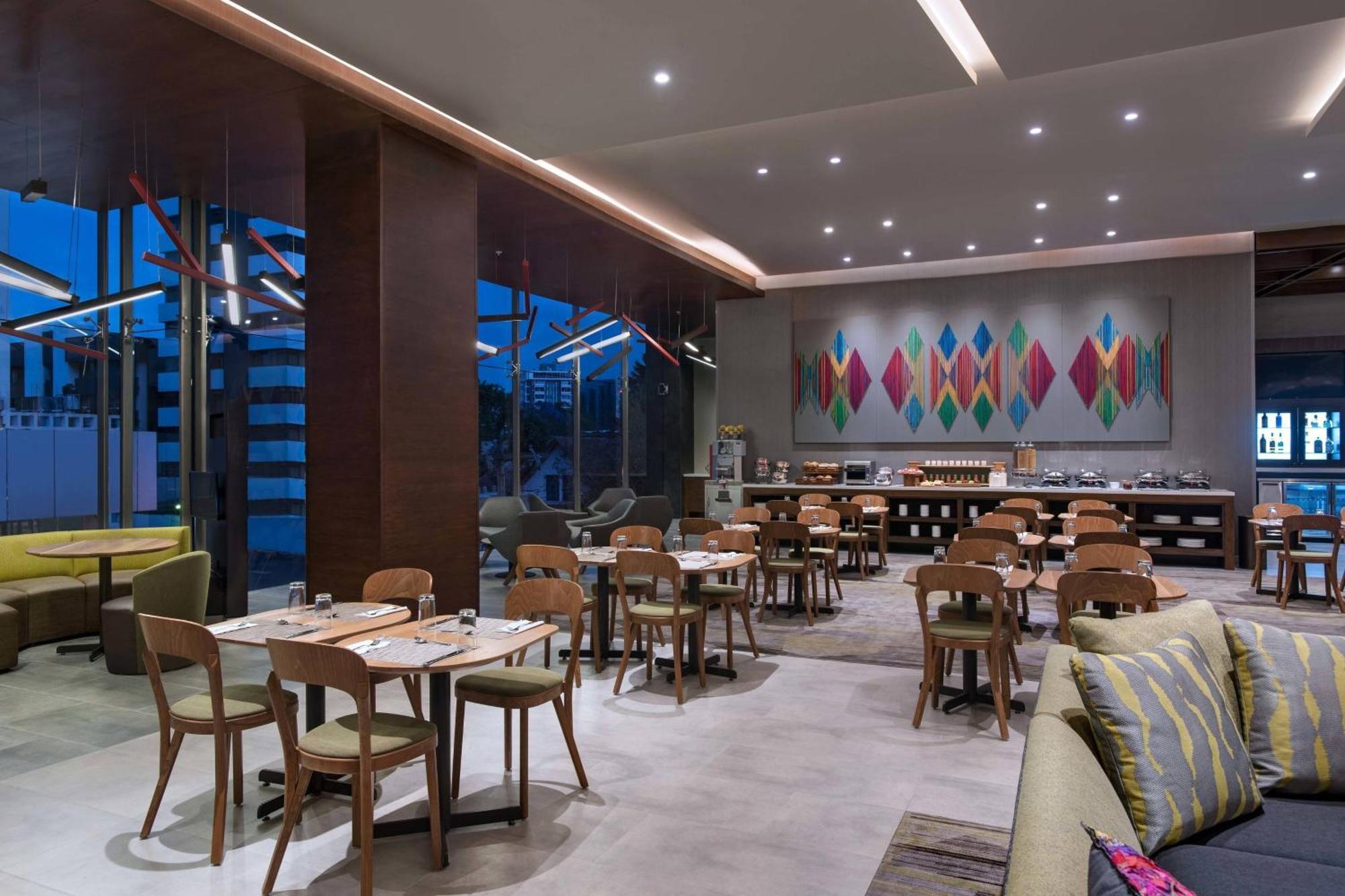 Courtyard By Marriott Ville de Guatemala Extérieur photo